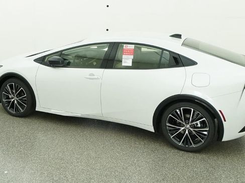 New 2026 Toyota Prius XLE FWD image 4