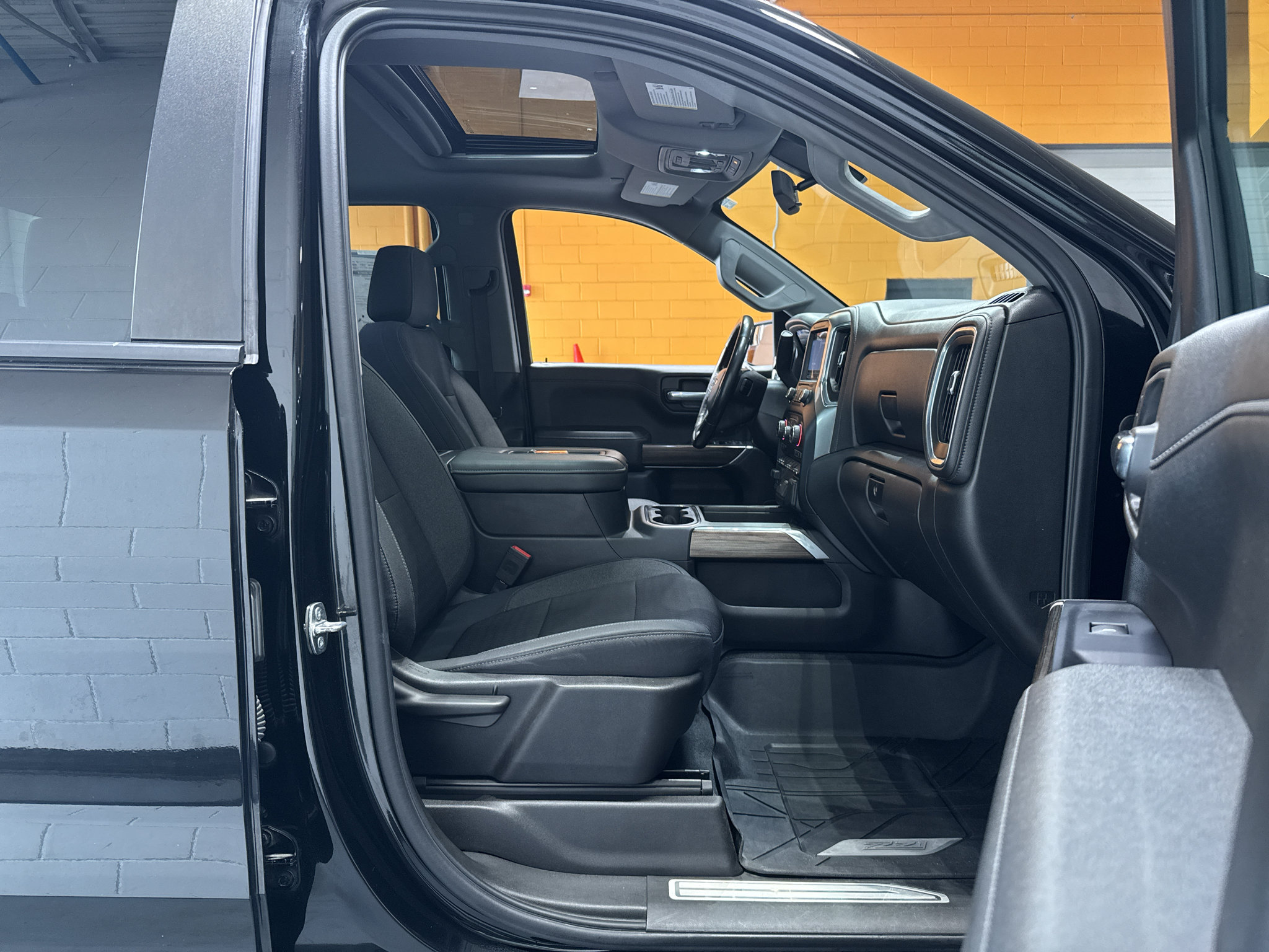 Used 2019 Chevrolet Silverado 1500 LT Trail Boss AWD/4WD image 21