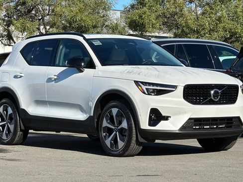 New 2026 Volvo XC40 B5 Plus w/ Protection Package Premier image 9