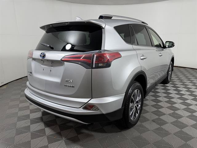Used 2016 Toyota RAV4 XLE AWD/4WD image 5