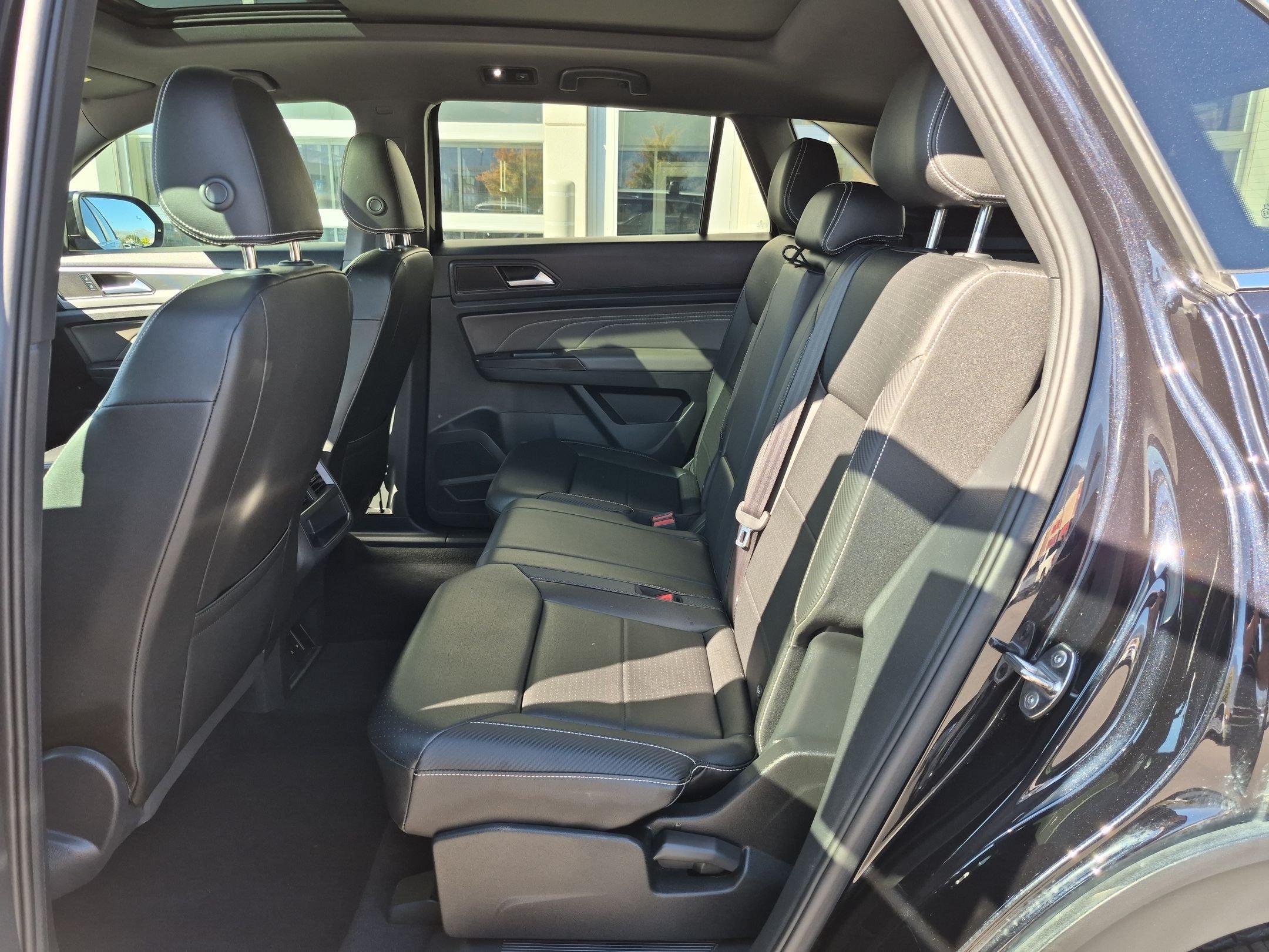 Used 2023 Volkswagen Atlas Cross Sport SEL AWD/4WD image 28
