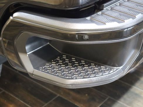 Used 2022 GMC Sierra 2500 AT4 image 32