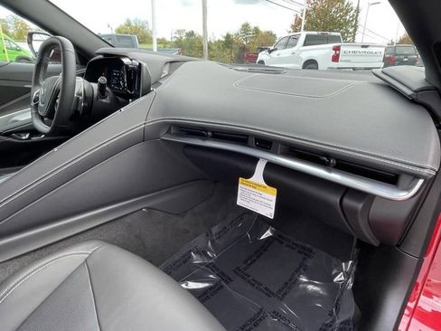 Certified 2025 Chevrolet Corvette Stingray Coupe w/ 1LT image 32