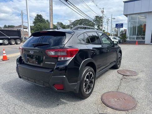 Used 2023 Subaru Crosstrek 2.0i Premium AWD/4WD image 3