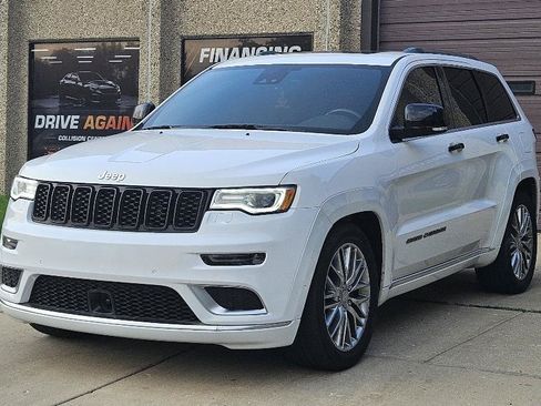 Used 2018 Jeep Grand Cherokee Summit AWD/4WD image 3