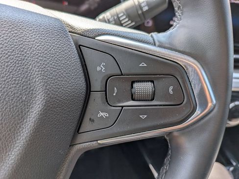 Used 2025 Chevrolet Trax LT w/ LT Convenience Package FWD image 20