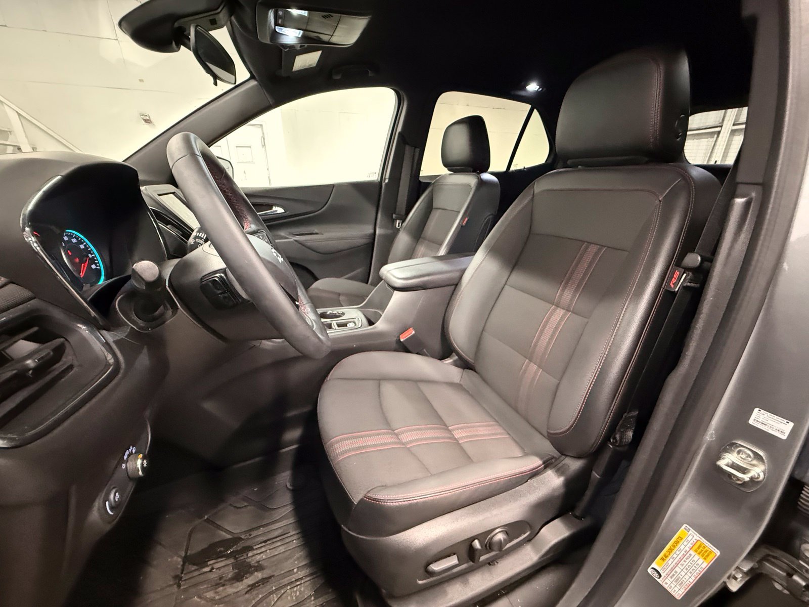 Used 2023 Chevrolet Equinox RS w/ LPO, Floor Liner Package FWD image 20