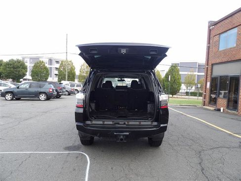 Used 2017 Toyota 4Runner 4WD image 9