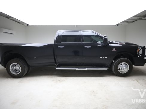 Used 2023 RAM 3500 Big Horn w/ Level B Equipment Group AWD/4WD image 5