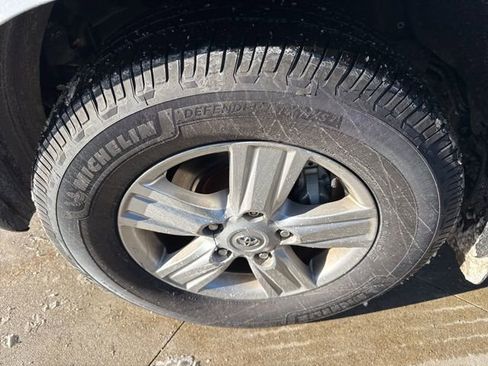 Used 2015 Toyota Land Cruiser w/ Preferred Accessory Package image 11