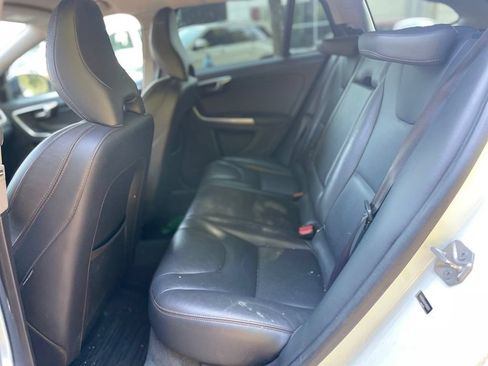Used 2015 Volvo V60 T5 Cross Country w/ Protection Package AWD/4WD image 18