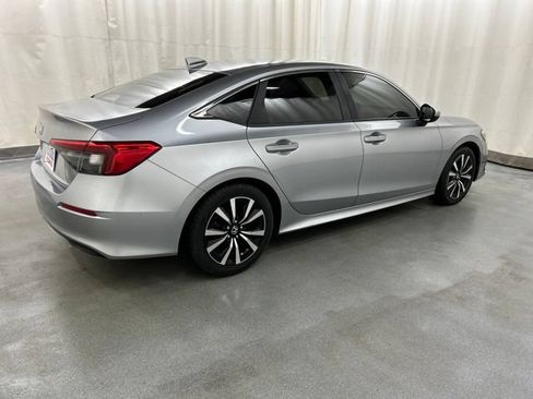 Used 2022 Honda Civic EX image 4