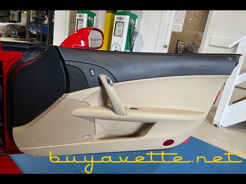 Used 2006 Chevrolet Corvette Coupe w/ Preferred Equipment Group RWD image 22