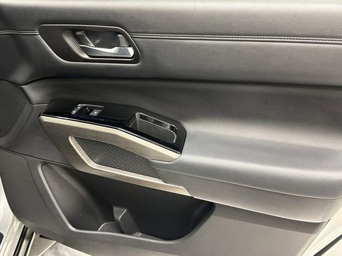 Used 2023 Nissan Pathfinder Platinum image 15