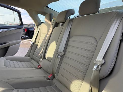 Used 2020 Ford Fusion SE image 17