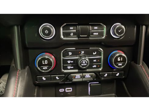 Used 2024 Chevrolet Suburban RST w/ Sport Performance Package AWD/4WD image 14