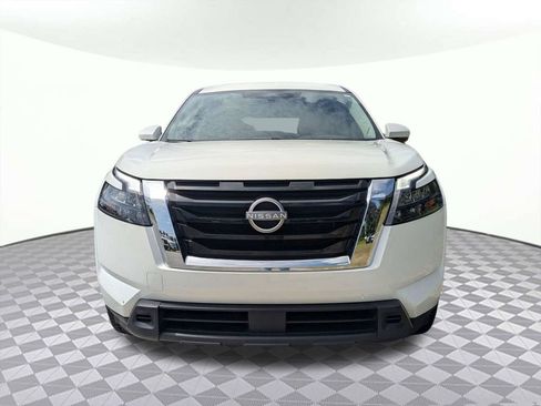 Used 2024 Nissan Pathfinder SV FWD image 8