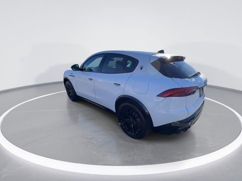 New 2025 Maserati Grecale Modena image 8