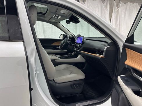 Used 2025 Toyota Grand Highlander Limited image 63