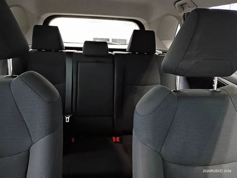 Used 2019 Toyota RAV4 LE image 20