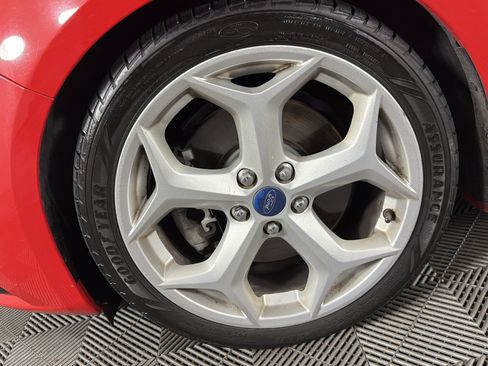 Used 2013 Ford Focus ST FWD image 6