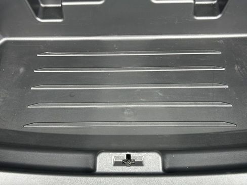 Used 2025 GMC Acadia Elevation FWD image 15