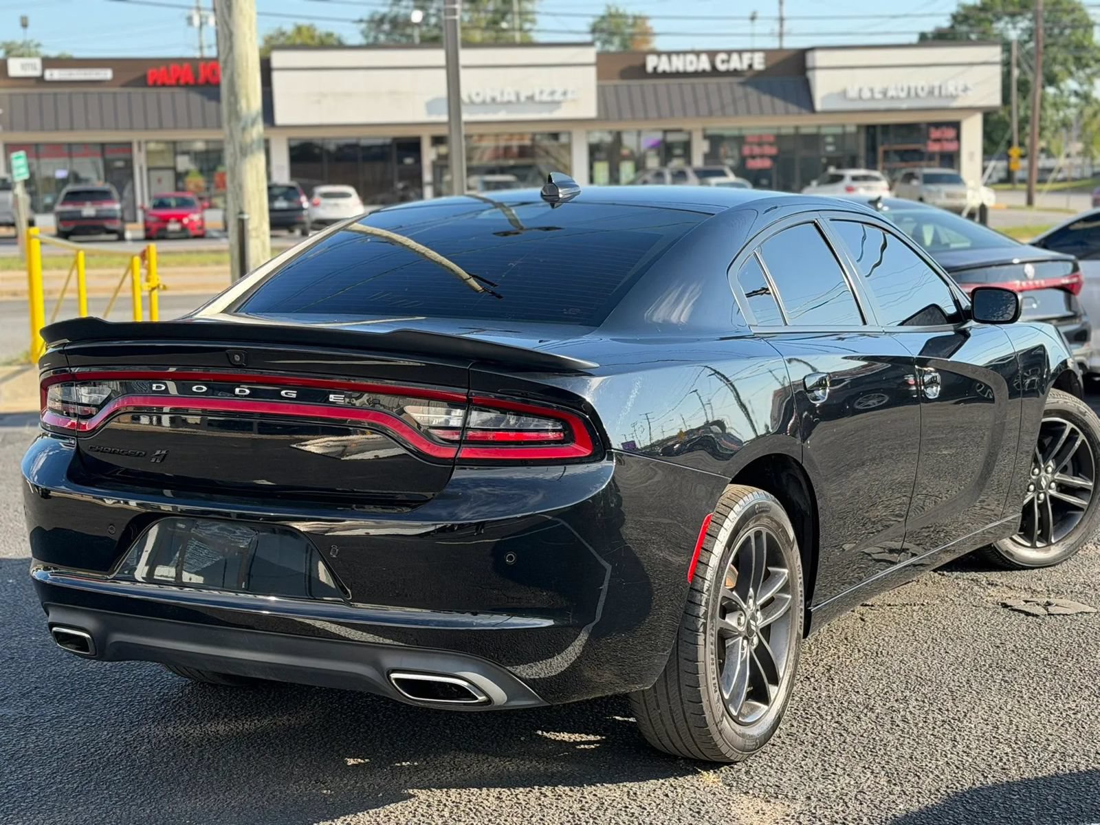 Used 2019 Dodge Charger SXT w/ Blacktop Package AWD/4WD image 4