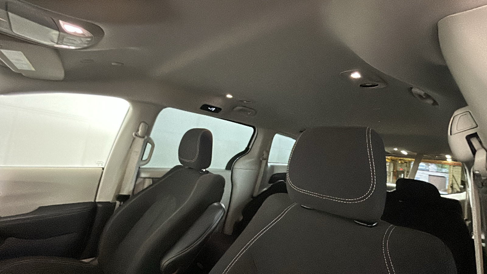 Used 2024 Chrysler Voyager LX FWD image 15