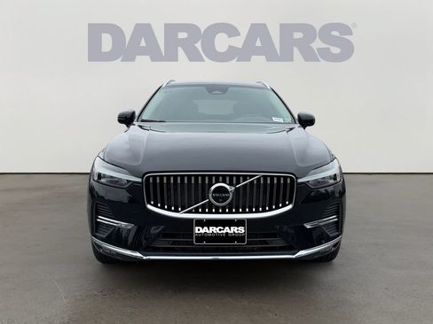 Used 2023 Volvo XC60 B5 Plus w/ Climate Package AWD/4WD image 2