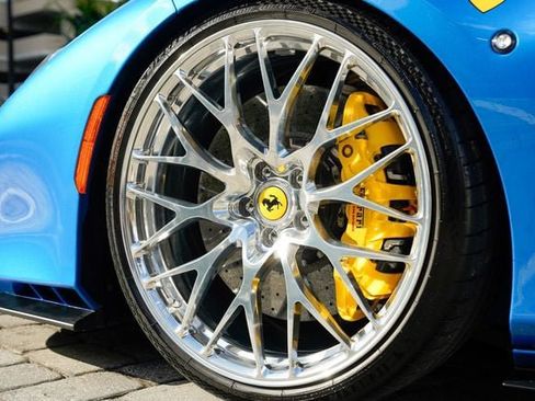 Used 2021 Ferrari F8 Tributo RWD image 43