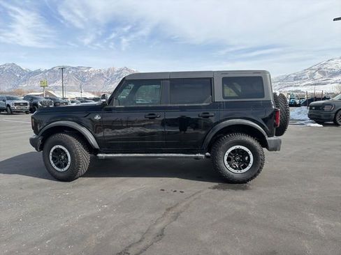 New 2024 Ford Bronco Outer Banks w/ Sasquatch Package AWD/4WD image 2