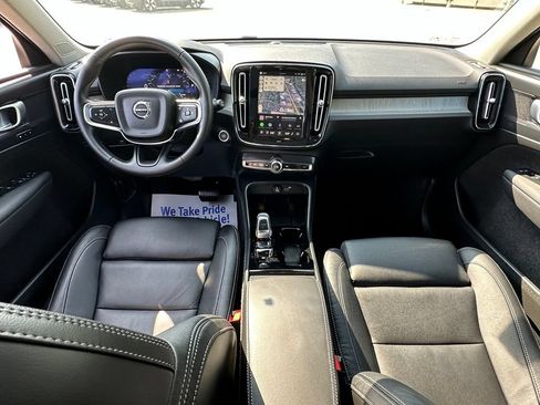 Used 2026 Volvo XC40 B5 Plus AWD/4WD image 23