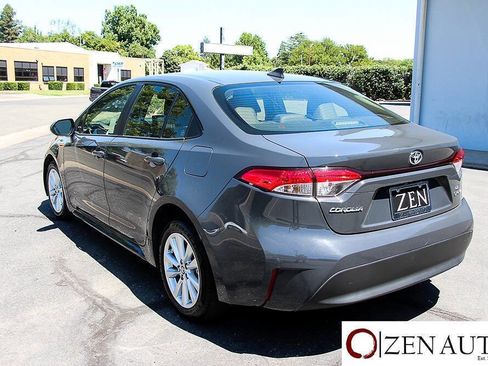 Used 2026 Toyota Corolla LE w/ LE Premium Package FWD image 6
