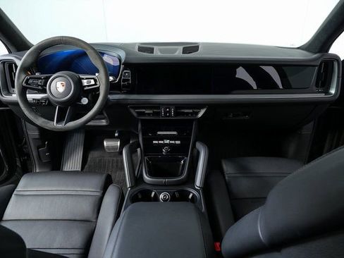 Certified 2025 Porsche Cayenne GTS image 17