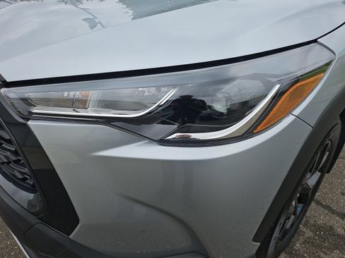 Used 2024 Toyota Corolla Cross LE FWD image 13