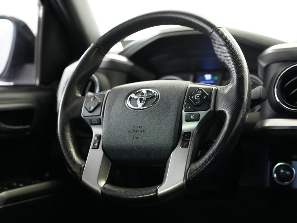 Used 2020 Toyota Tacoma Limited AWD/4WD image 11