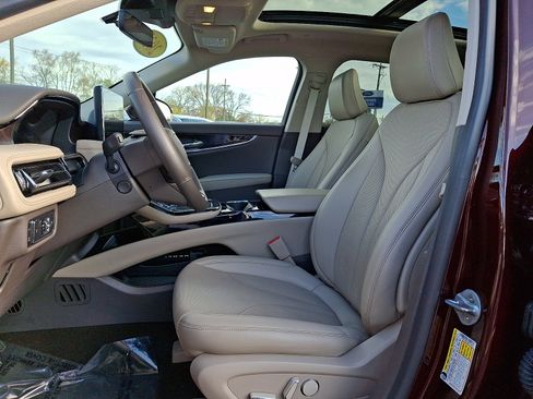 Certified 2022 Lincoln Nautilus Reserve image 14