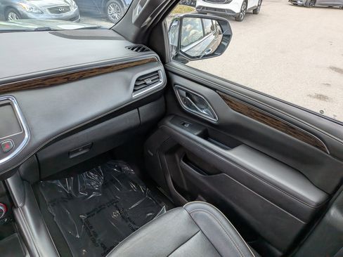 Used 2023 Chevrolet Suburban Premier RWD image 27