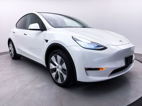 Used 2021 Tesla Model Y 2WD image 9