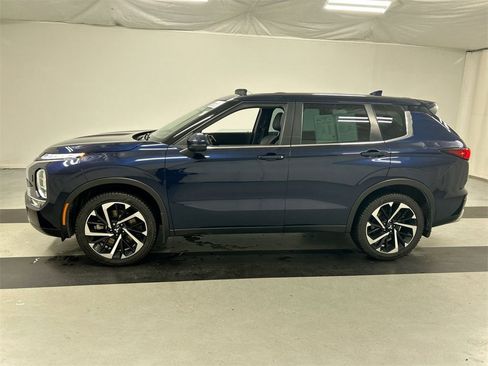 Used 2023 Mitsubishi Outlander SE image 6