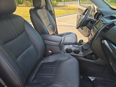 Used 2012 Kia Sorento SX w/ SX Premium Pkg image 10