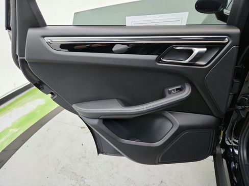 Used 2016 Porsche Macan S image 22