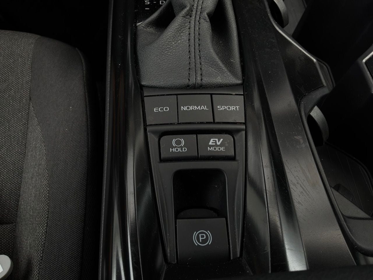 Used 2026 Toyota Camry LE FWD image 25