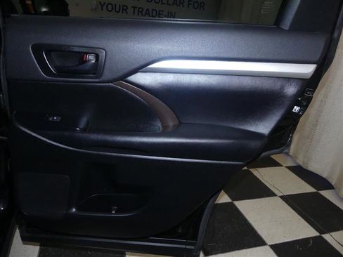 Used 2019 Toyota Highlander Plus image 30
