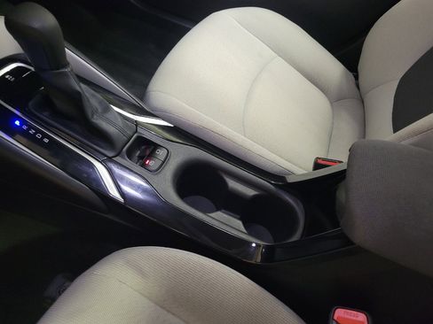 Used 2022 Toyota Corolla LE FWD image 26