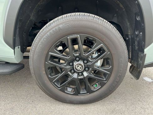 Used 2025 Toyota Sequoia 4WD image 14