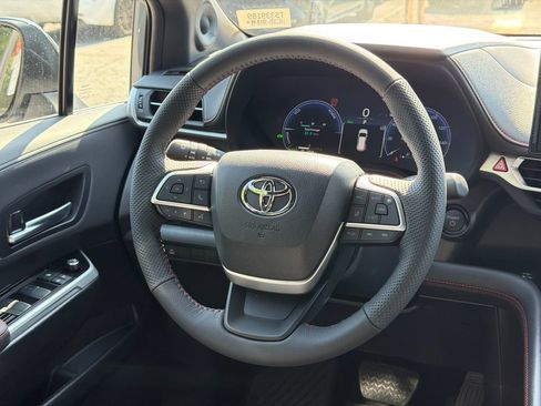 New 2026 Toyota Sienna XSE FWD image 29
