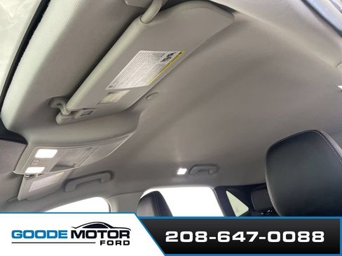 Used 2022 Ford Escape SEL w/ Technology Package AWD/4WD image 18