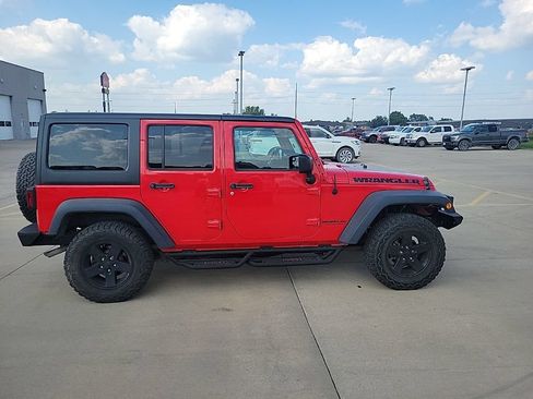 Used 2017 Jeep Wrangler Unlimited Sport AWD/4WD image 2