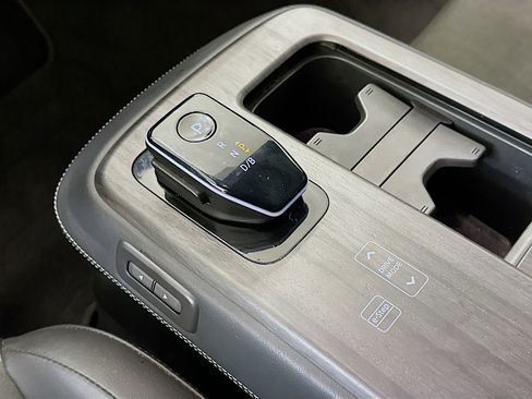 Used 2024 Nissan Ariya AWD image 25